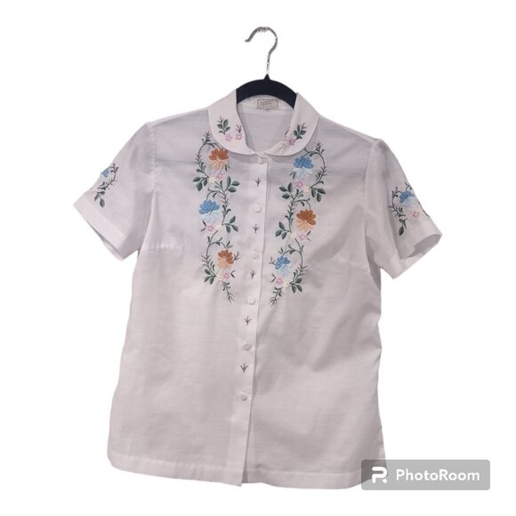 Tramo Tops - Vintage Tramo Embroidered Short Sleeve Button down Top Size 38 (M)